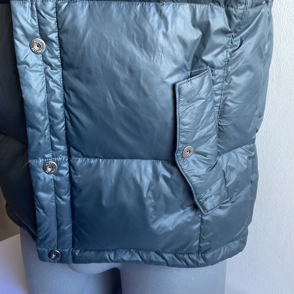 Grey Gap Vest Large Down Filled - Picture 3 of 7